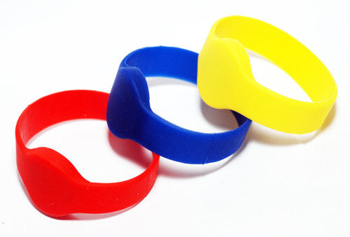 Silikon RFID toegangscontrole polsbanden waterdicht RFID NFC armbanden met logo afdruk