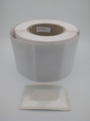 ISO14443A RFID Sticker Tags Labels 86x54mm Papier RFID Tracking Stickers
