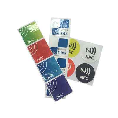 215 213 Op maat gedrukte NFC-sticker met bedekte papierlabels 1cm-10cm Leezafstand